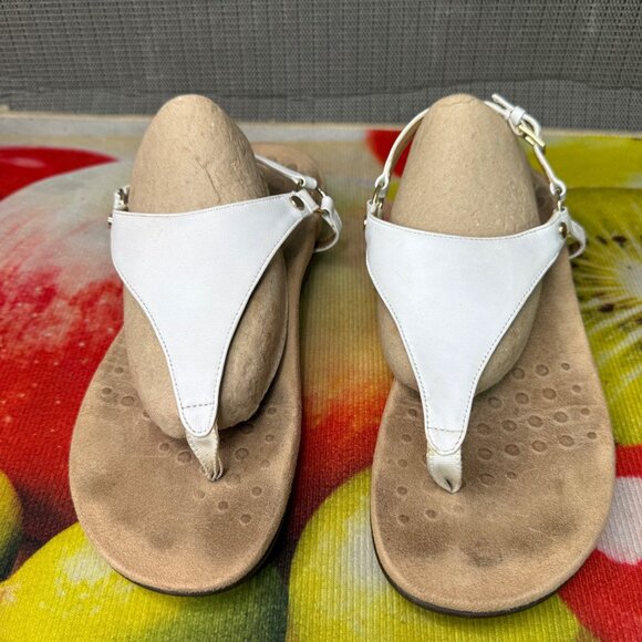 Vionic KIRRA White Laser Cut Leather Flat Slingback Sandals Size 8 - Picture 2 of 8